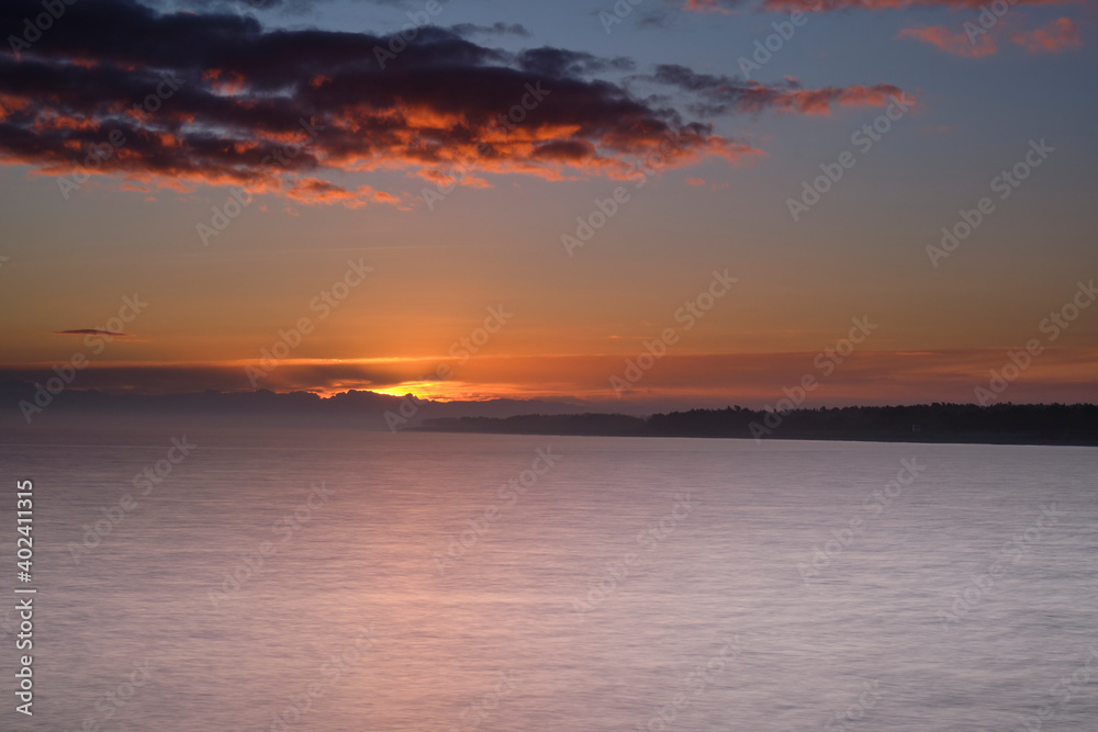 Sonnenaufgang am Nordstrand im Ostseebad Prerow auf dem Darß, Fischland-Darß-Zingst, Mecklenburg Vorpommern, Deutschland