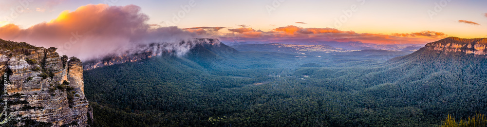Panomaric view from Cahill's Lookout in Katoomba