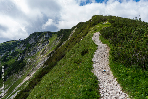 Wanderweg am Bergkamm