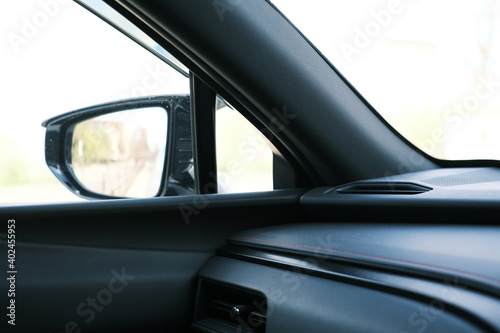  車の左ミラー