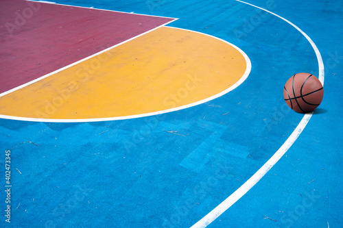 basketball on floor © Thongden_studio
