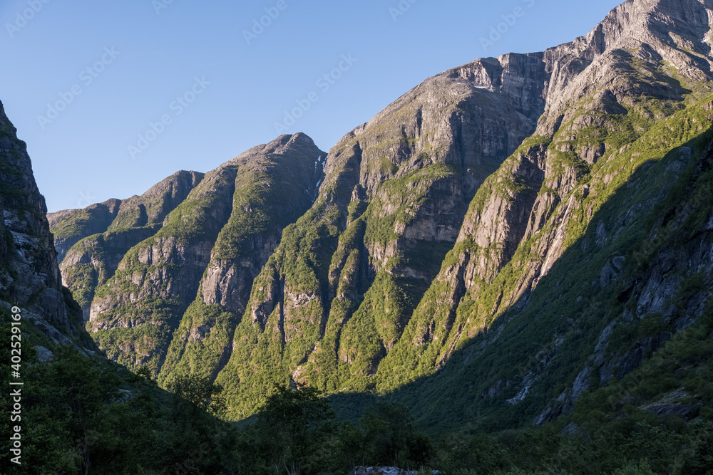 Obraz premium Kjenndalsbreen, Loen, Norway