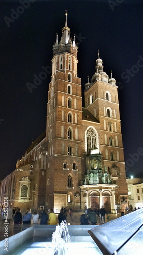 Kraków nocą, Kościół Mariacki na Rynku Głównym