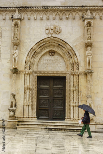 portal del leon, catedral de Santiago, Patrimonio Mundial de la UNESCO,Sibenik, costa dalmata, Croacia, europa © Tolo