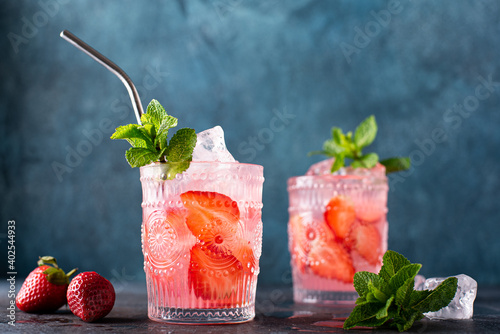 strawberry alcoholic cocktail with fresh mint