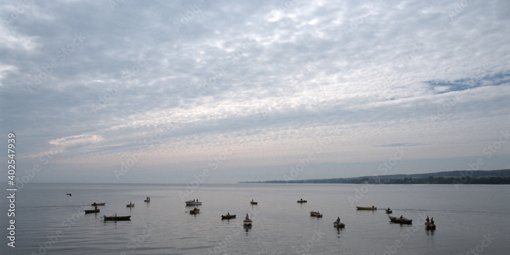 Fischerboote morgens auf dem Bodensee bei Konstanz