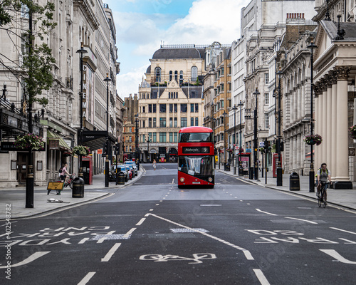 Quadro em tela Un bus londonien