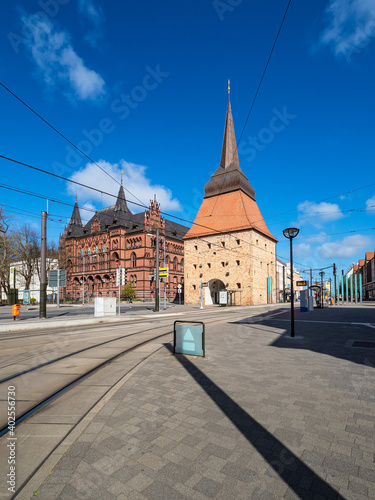 Blick auf Steintor und Ständehaus in der Hansestadt Rostock
