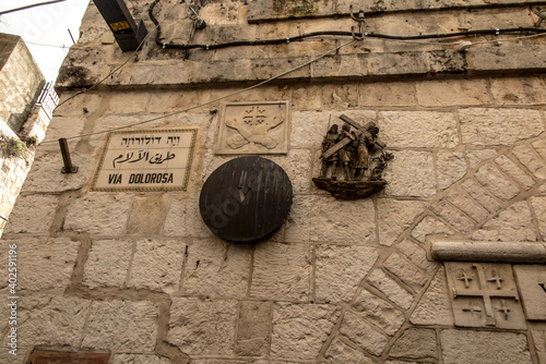 Foto Way of the Cross in Jerusalem, Israel. Station V