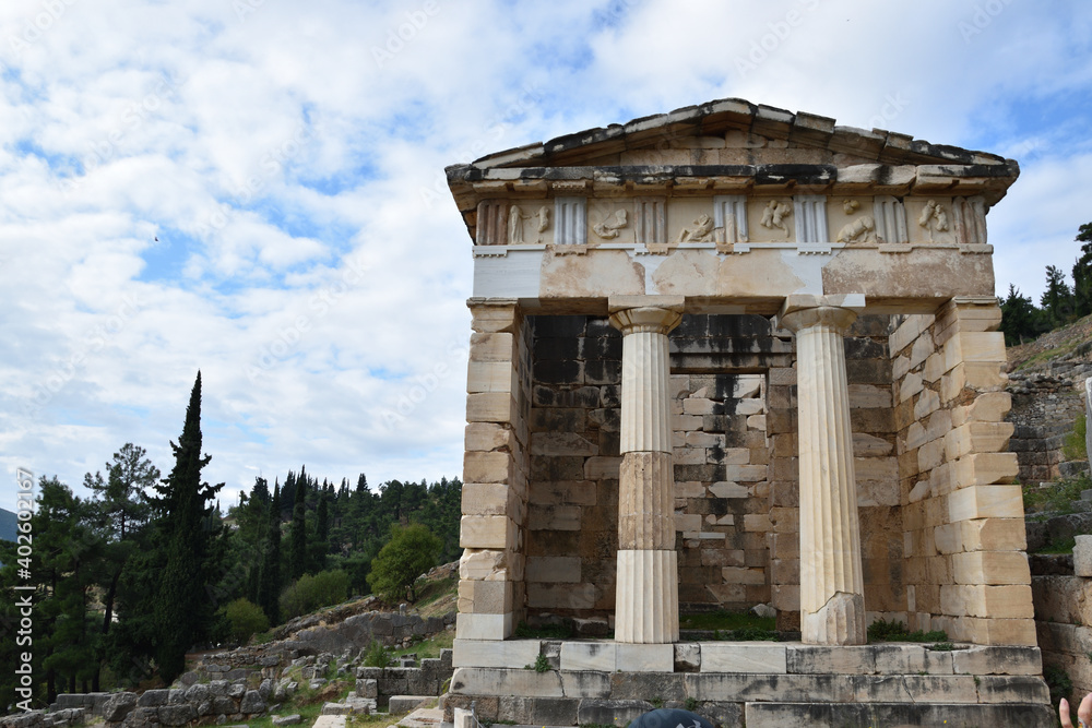 Obraz premium View of the main monuments of Greece. Ruins of ancient Delphi. Oracle of Delphi. Mount Parnassus 