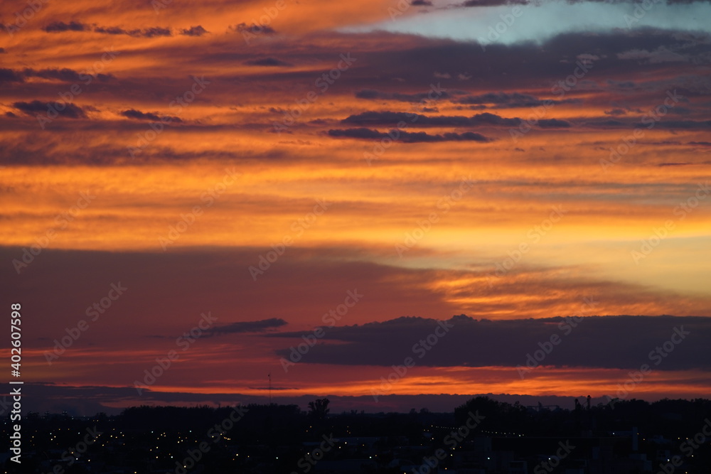 Obraz premium Nubes en el amanecer