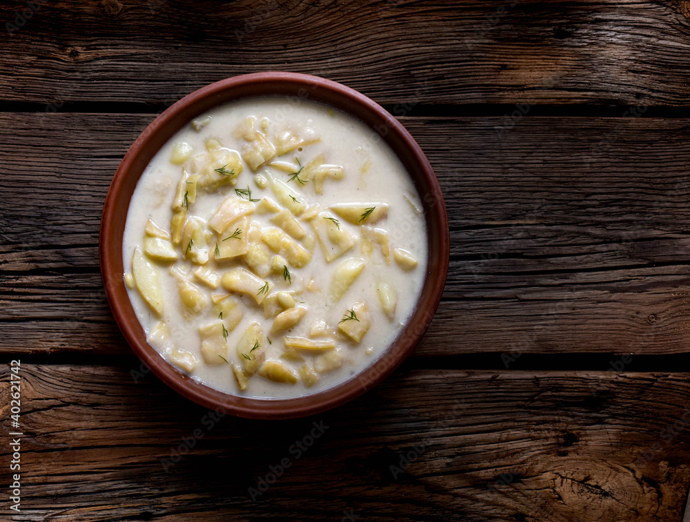 Bean pod soup, sour cream and dill Bean pod soup, sour cream and dill