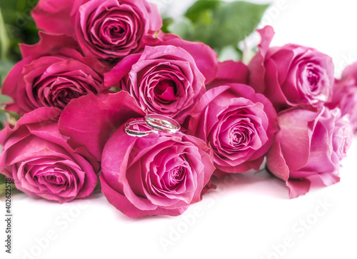 Liebe  romnatische Geste durch Blumen