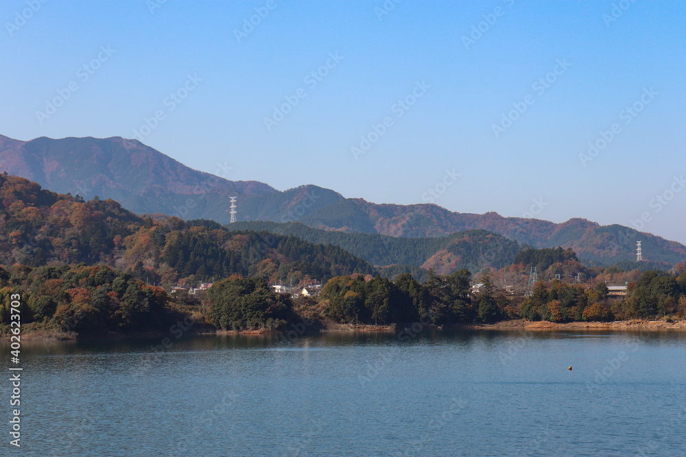 秋の宮ヶ瀬湖（神奈川県清川村）
