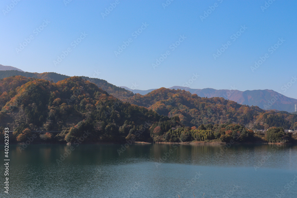 秋の宮ヶ瀬湖（神奈川県清川村）