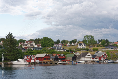 Norwegen - Bergen - Stadtteil Hjellestad photo