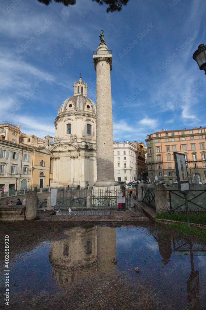Trajan's Column(Colonna Traiana)is a Roman triumphal column in Rome,Italy.Completed in AD113.The most famous is spiral bas relief, which artistically represents the wars between the Romans and Dacians