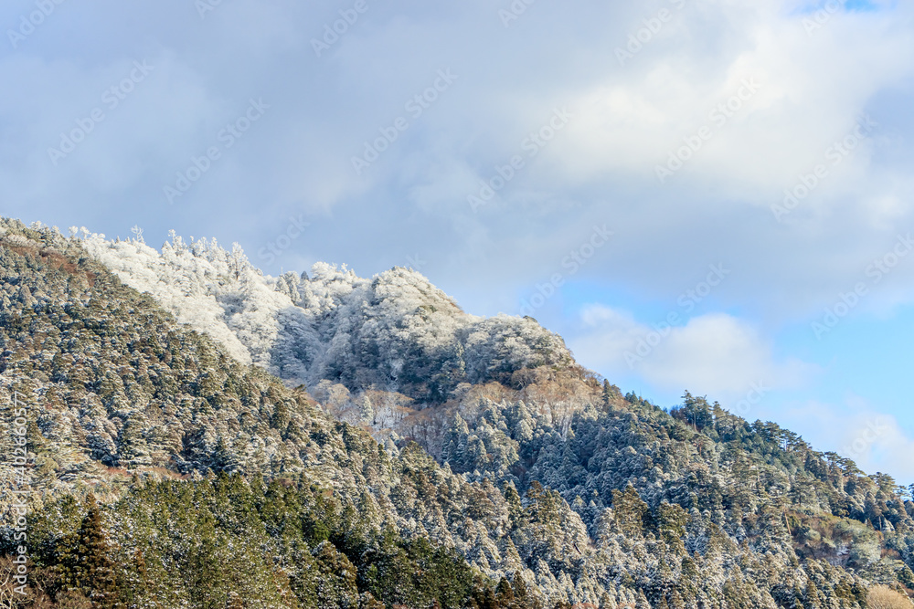 花見ヶ岩公園から見た冬の英彦山　福岡県田川郡　Mt.Hikosan in winter seen from Hanamigaiwa Park Fukuoka-ken Tagawa-gun