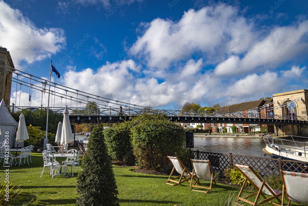 Fototapeta premium View of Marlow Suspension Bridge and the River Thames, England