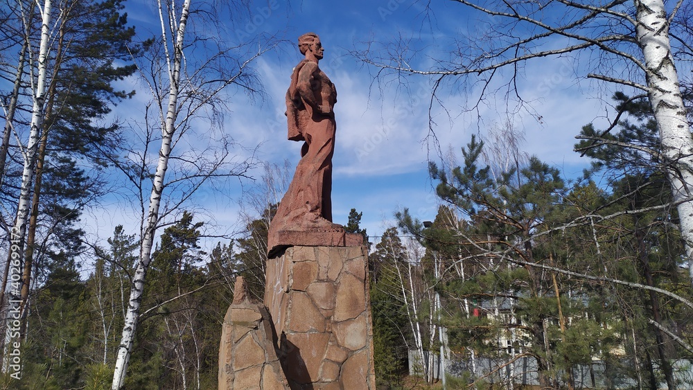 Fototapeta premium monument in the forest