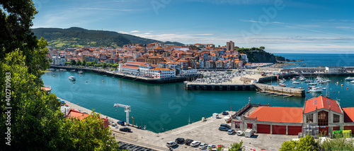 Bermeo, dando la cara al mar photo