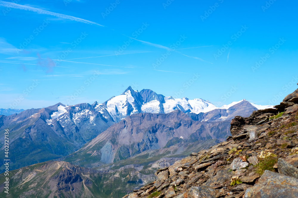 Großglockner on den österreichischen Alpen in Sommer