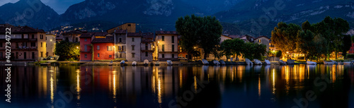 Pescarenico notturno sul lago di Como