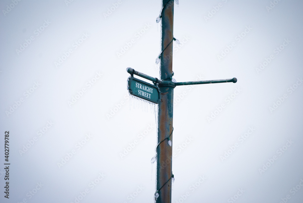 Obraz premium Vintage street sign with ice