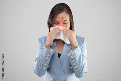 Asian women have sinusitis. photo
