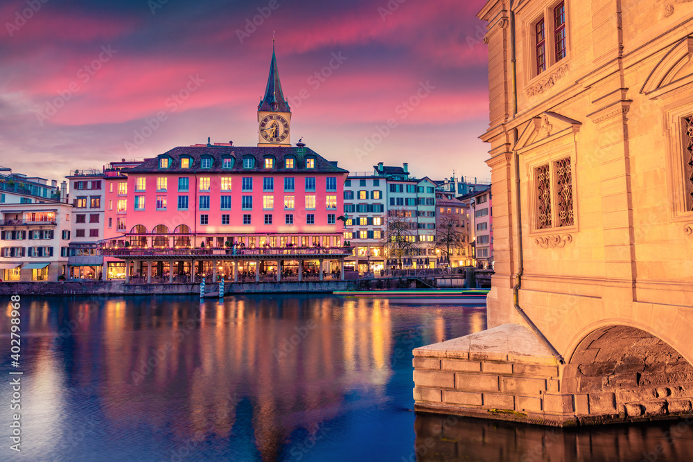 Obraz premium Adorable evening view of Zurich town hall. Fantastic summer cityscape of Zurich, Switzerland, Europe. Sunset on Limmat River. Architectural background..