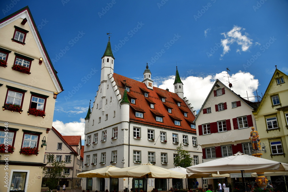 Marktplatz und Fachwerkhäuser einer Altstadt