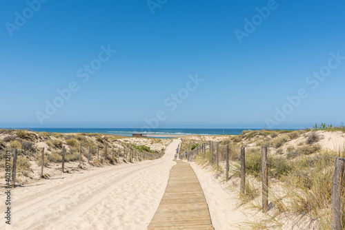 LA TESTE (Bassin d'Arcachon, France), accès à la plage de La Salie