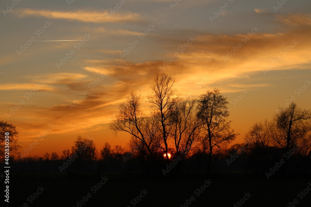 Słońcem malowane - piękny zachód słońca - obrazy, fototapety, plakaty 