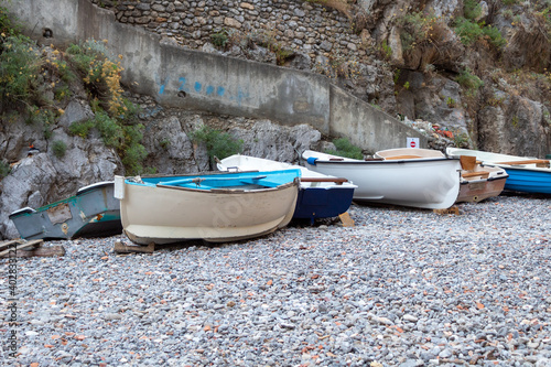 Fotografie boat on the shore of Fjordo di furore beach