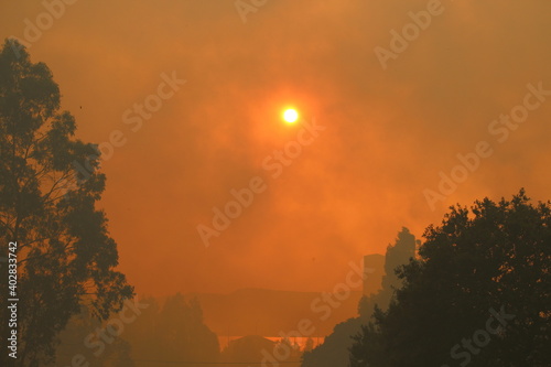 Cielo cubierto por el humo por incendios forestales en Galicia en 2016