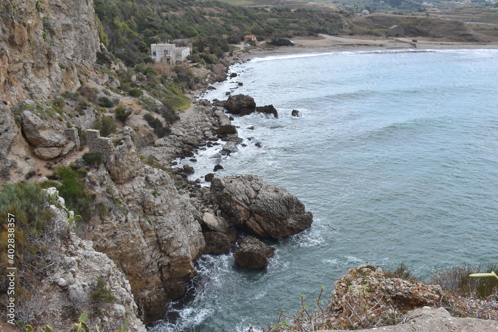 Scorcio della scogliera di San Cataldo,comune di Terrasini, Palermo, Per molti conosciuta come