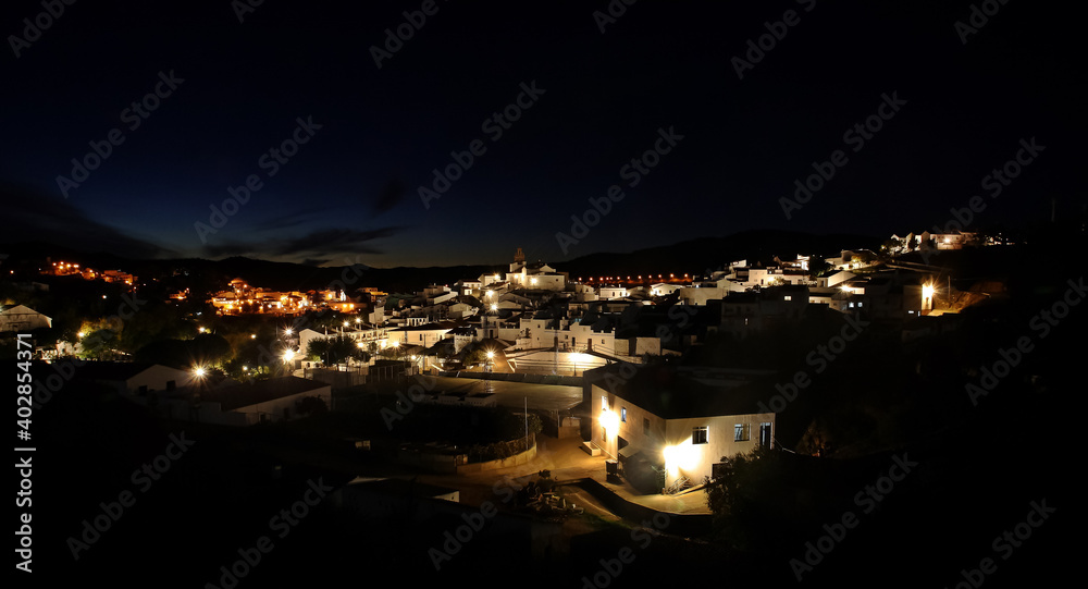 Vista panorámica de Sanlúcar de Guadiana al atardecer, pequeño pueblo de la provincia de Huelva, Andalucía, España.