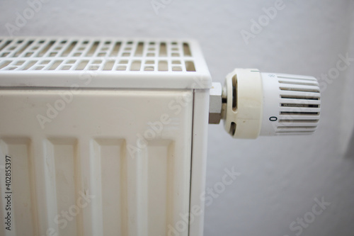 Heat regulator of radiator.