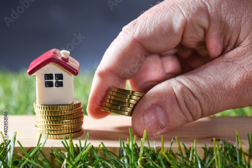 euro argent piece change echange credit BCE richesse taxe bourse banque maison logement hypothecaire