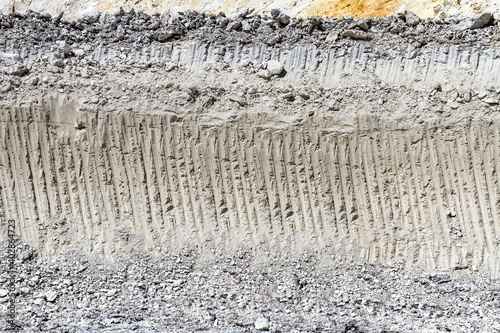 A layer of secondary kaolin