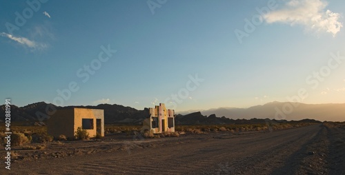 Derelict house in the middle of the desert near Uspallata, Mendoza, Argentina. © Hernan Schmidt
