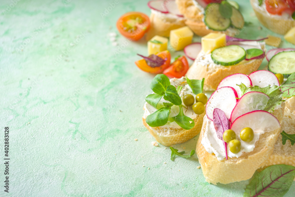 Obraz premium Breakfast spring sandwiches