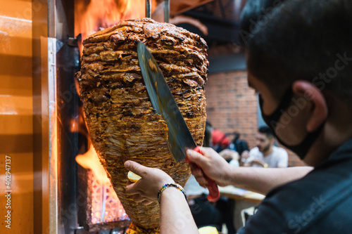 Картината върху платно trompo al pastor for tacos