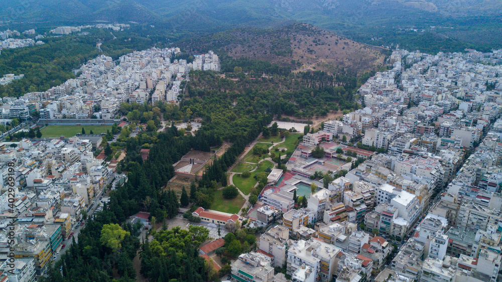 Naklejka premium view of the city of the city of Athens from drone