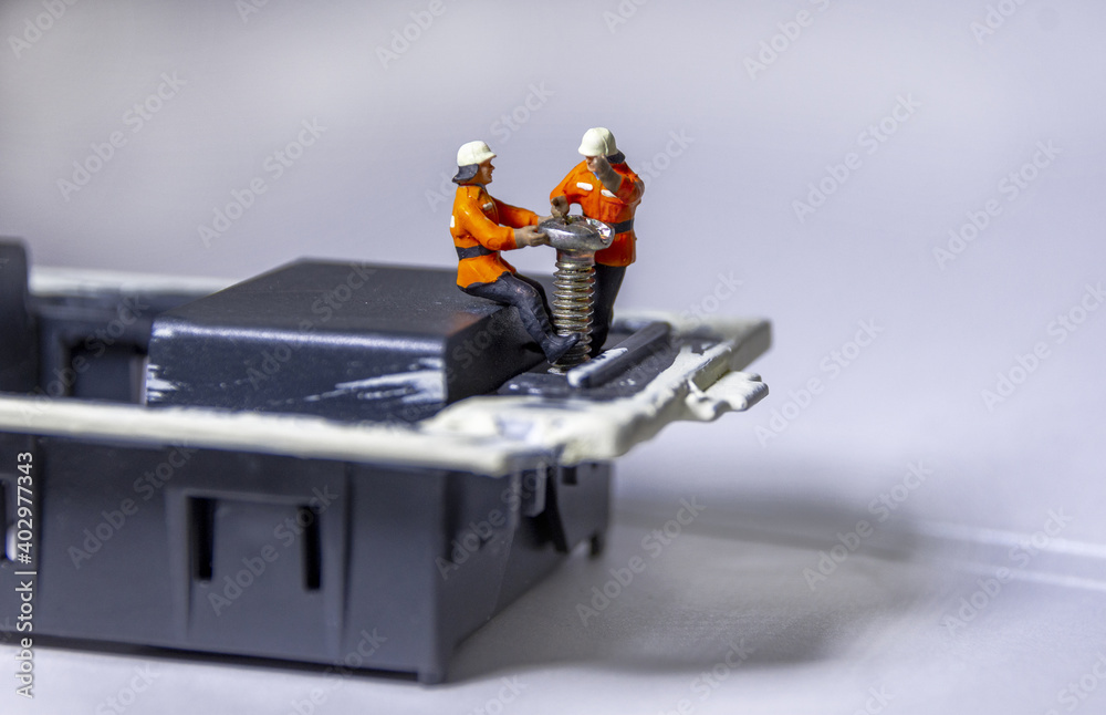 Mechanical workers in maintenance