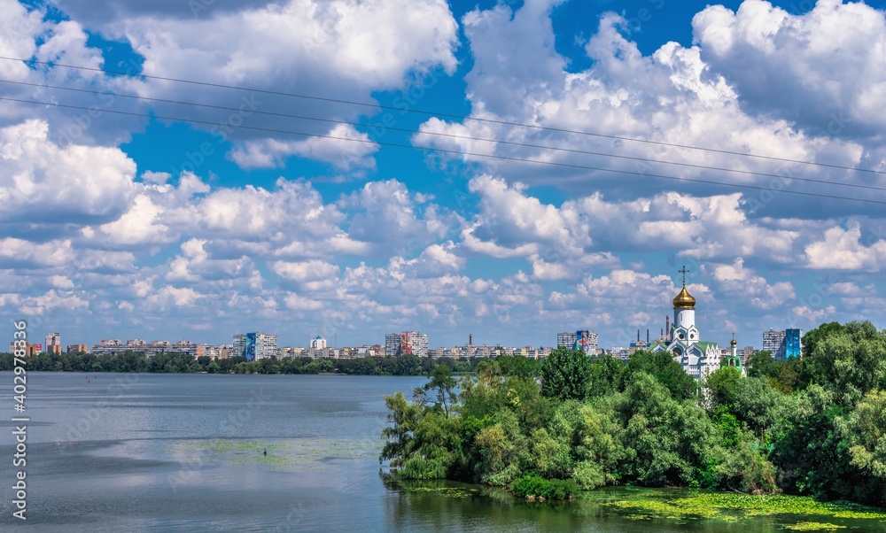 Naklejka premium Dnieper river and embankment of Dnipro in Ukraine