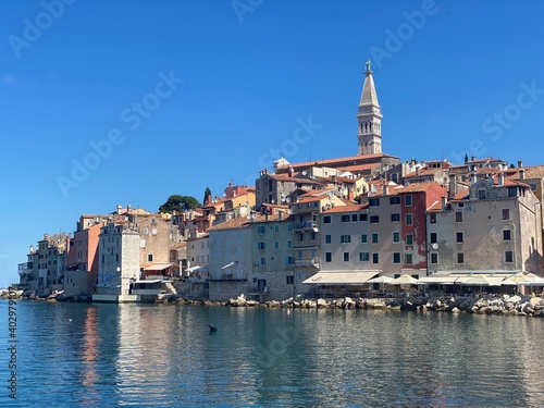 Rovinj Istrien Kroatien Adria Mittelmeer - Altstadt mit Häuser und Gassen im Sommer