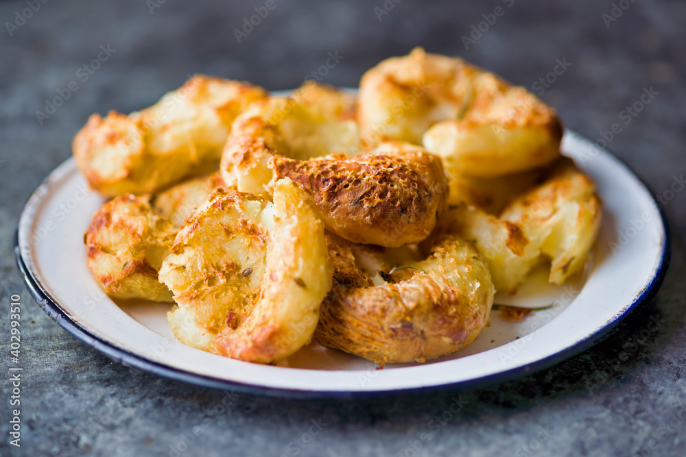 crispy golden baked smashed potatoes