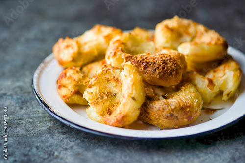 crispy golden baked smashed potatoes