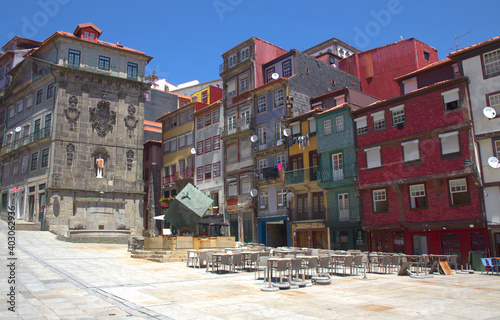 Fototapeta Naklejka Na Ścianę i Meble -  Die Altstadt Ribeira in Porto, Portugal